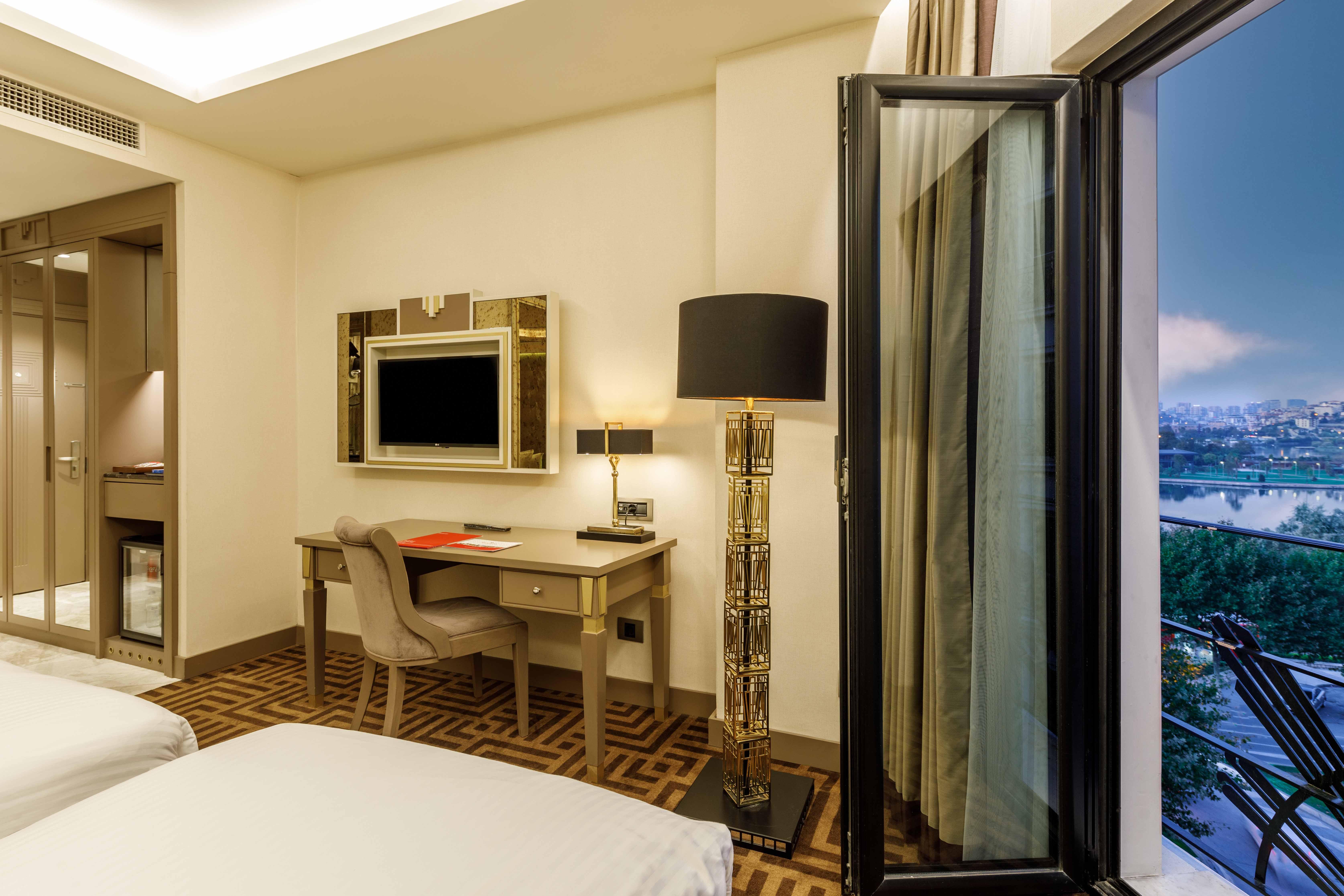 Ramada By Wyndham Golden Horn 4*