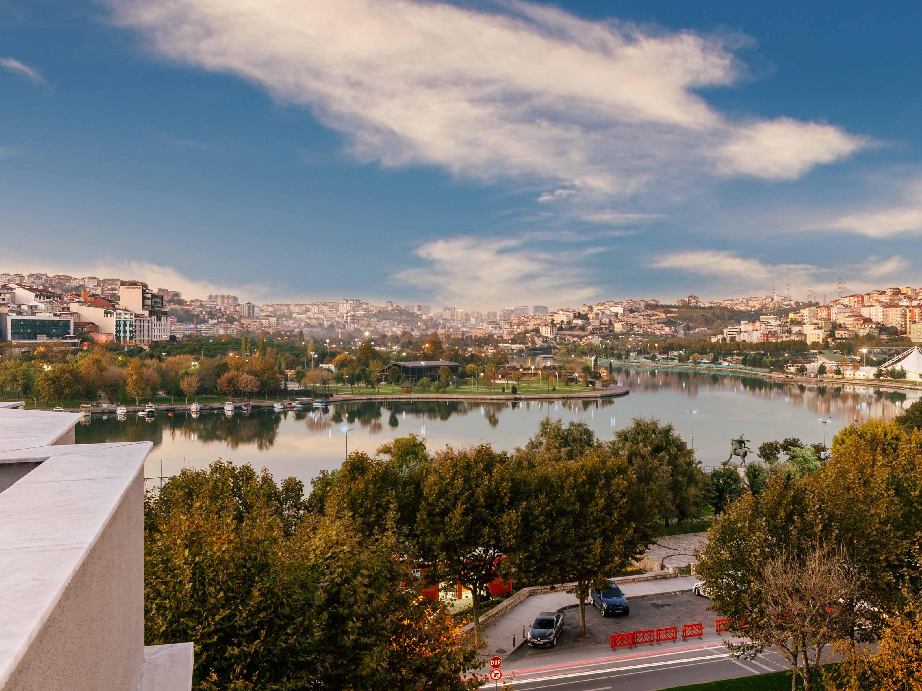 Hotel Ramada By Wyndham Golden Horn