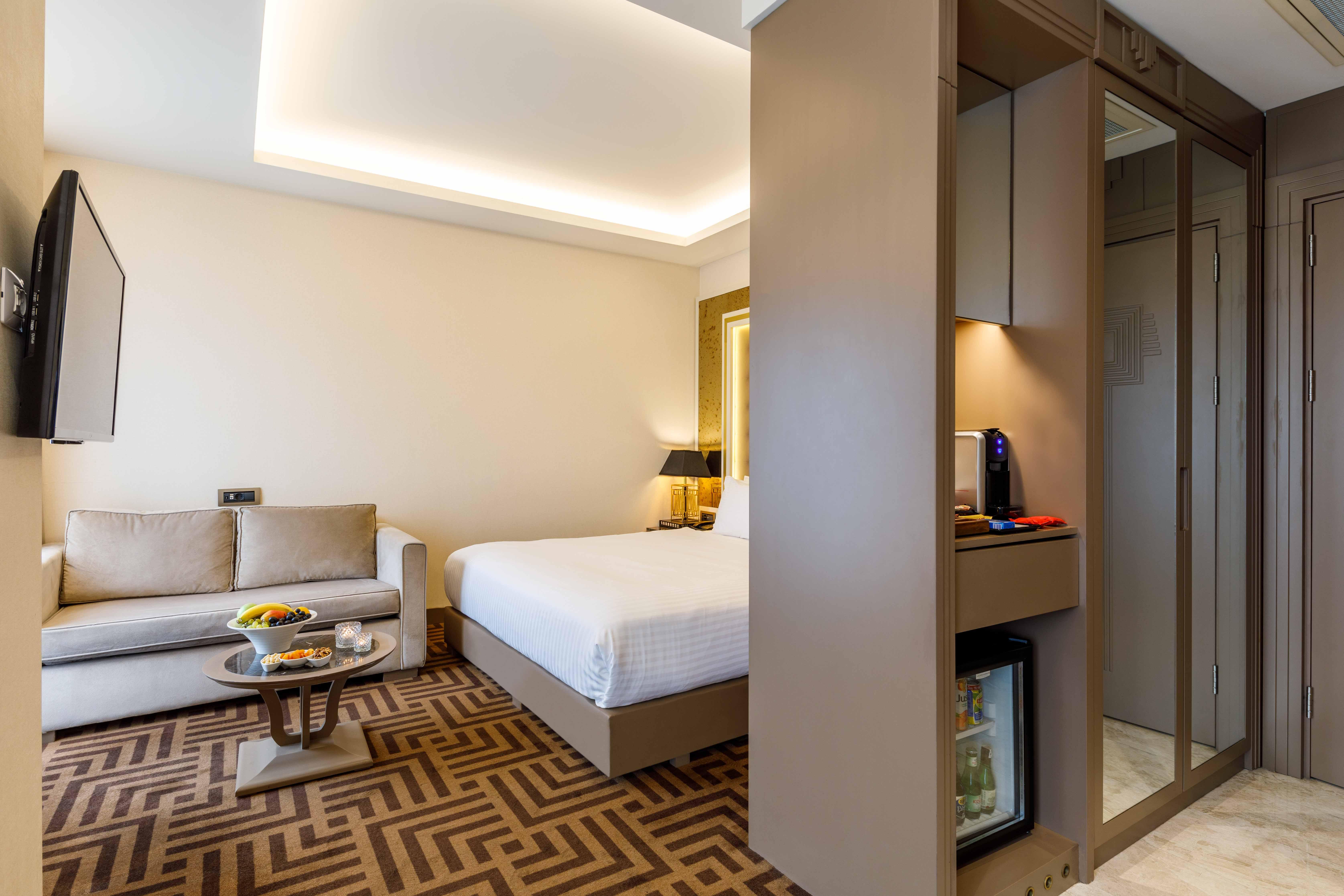 Ramada By Wyndham Golden Horn Hotel 4*
