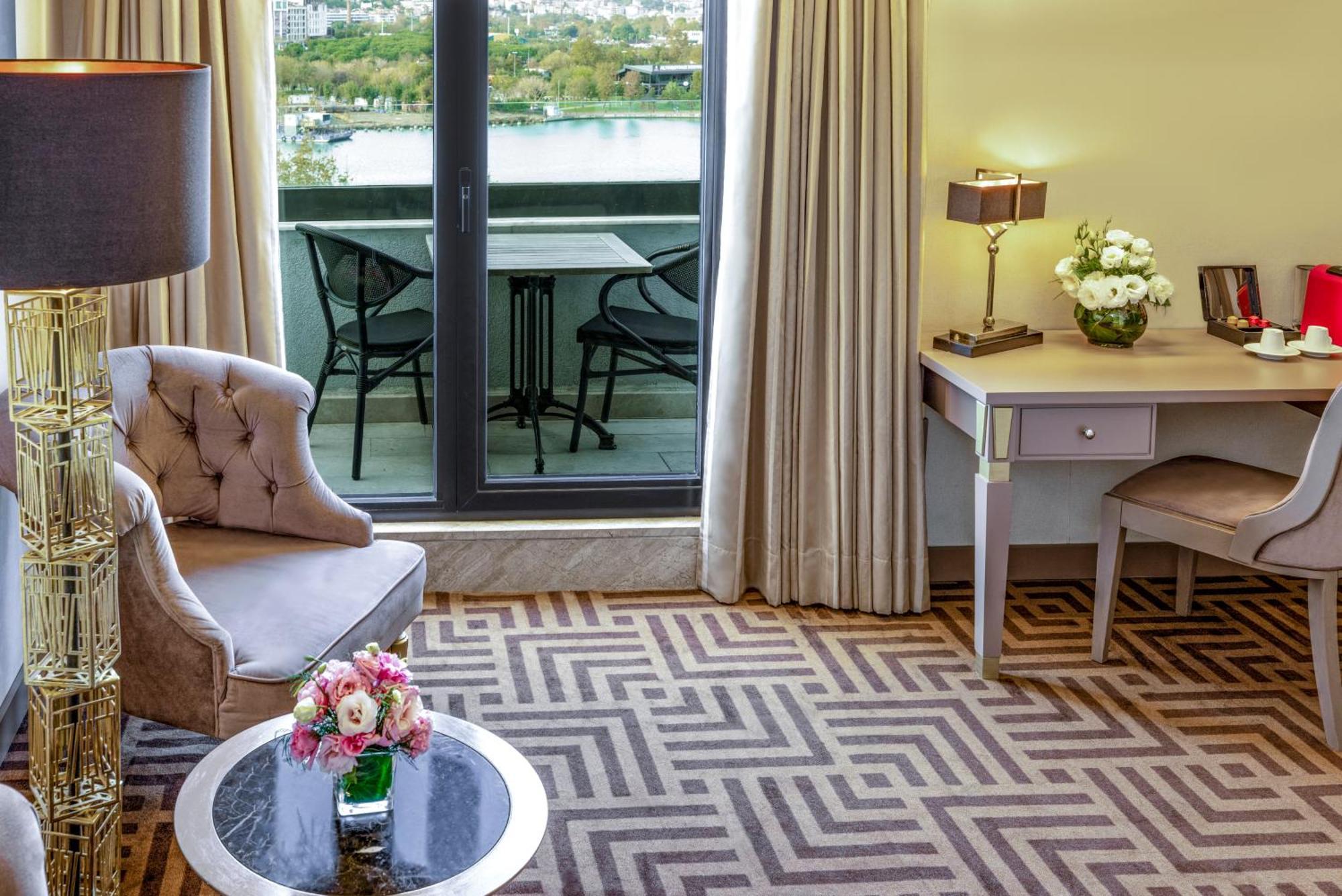 Hotel Ramada By Wyndham Golden Horn
